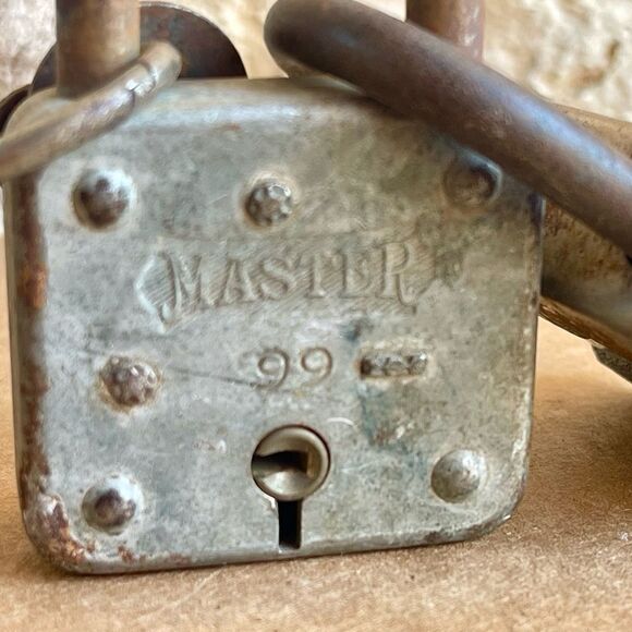 Vintage Rustic Rusty Decor Interlocked Mini Padlocks with Keys Set of 2 - Picture 7 of 16